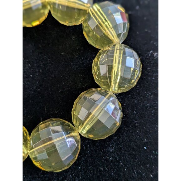 Faceted Green Acrylic Bead Stretch Bracelet Size 6 - Picture 6 of 8